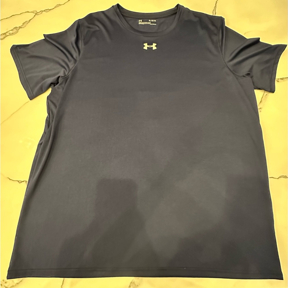 Under Armour Performance shirt size XL - Picture 3 of 3